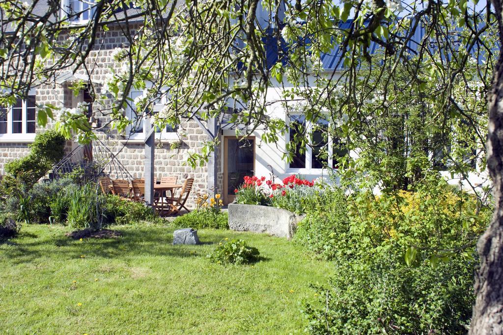 La Nesliere Chambres D'Hotes Bio Saint-Symphorien-des-Monts Exterior photo
